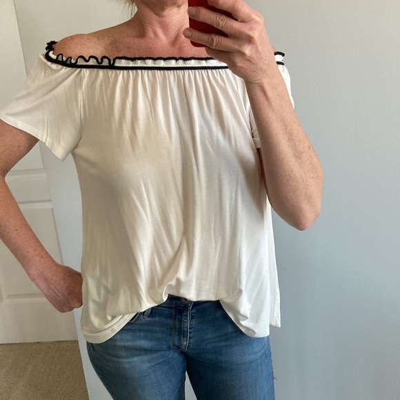 White Off The Shoulder Top - Picture 6 of 10